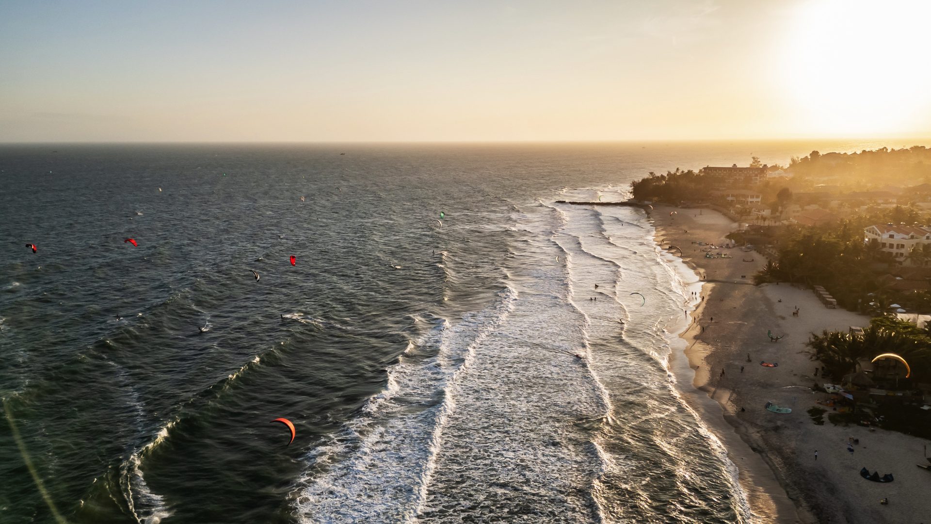 Kitesurfing at Mui Ne.